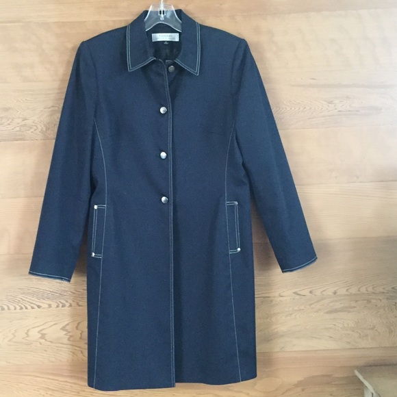 TAHARI navy pants suit - Picture 3 of 5